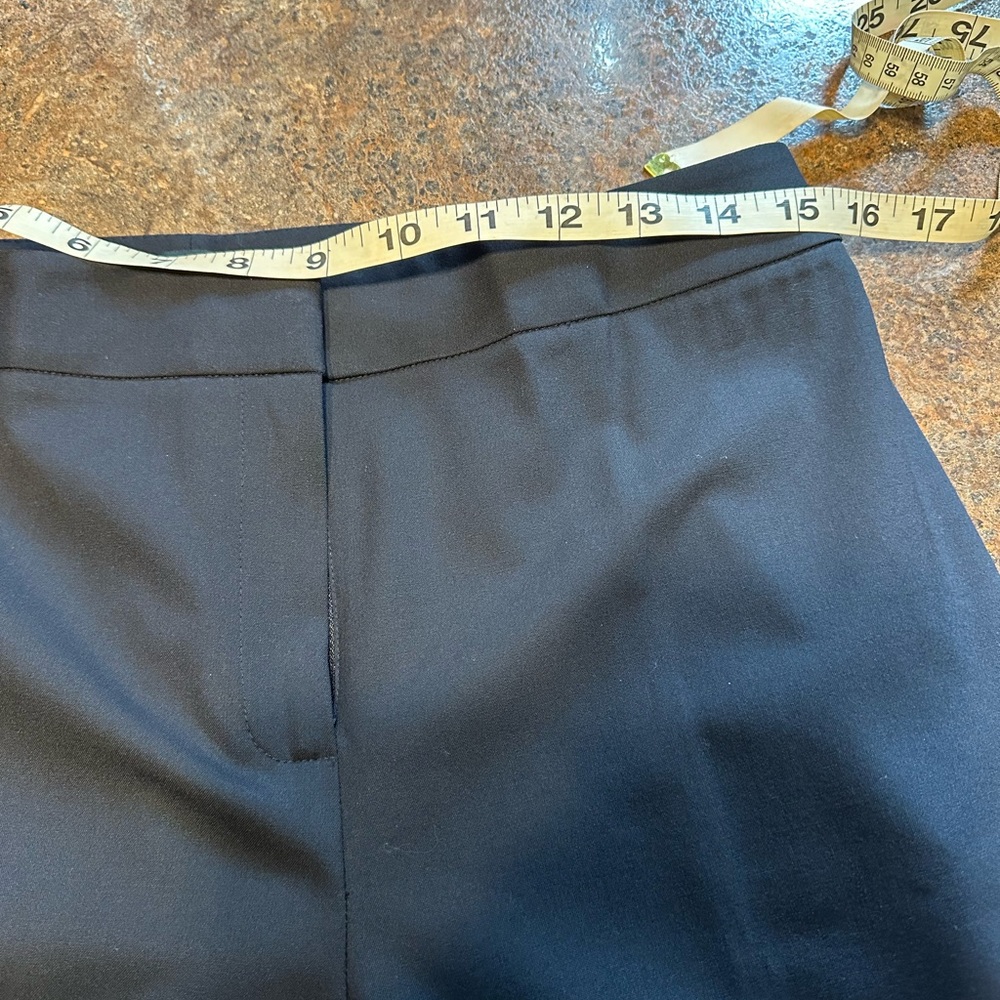 Lafayette 148 New York Size 4 Dark Navy Trousers. EUC